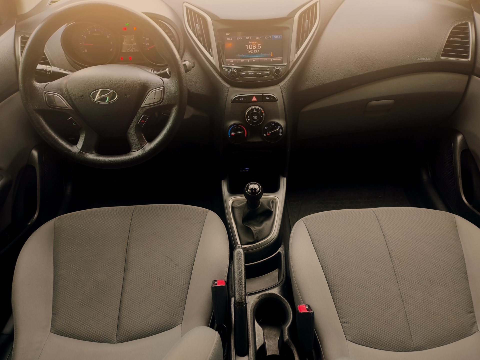 Hyundai HB20S Comfort Plus 1.0 12v - foto 4
