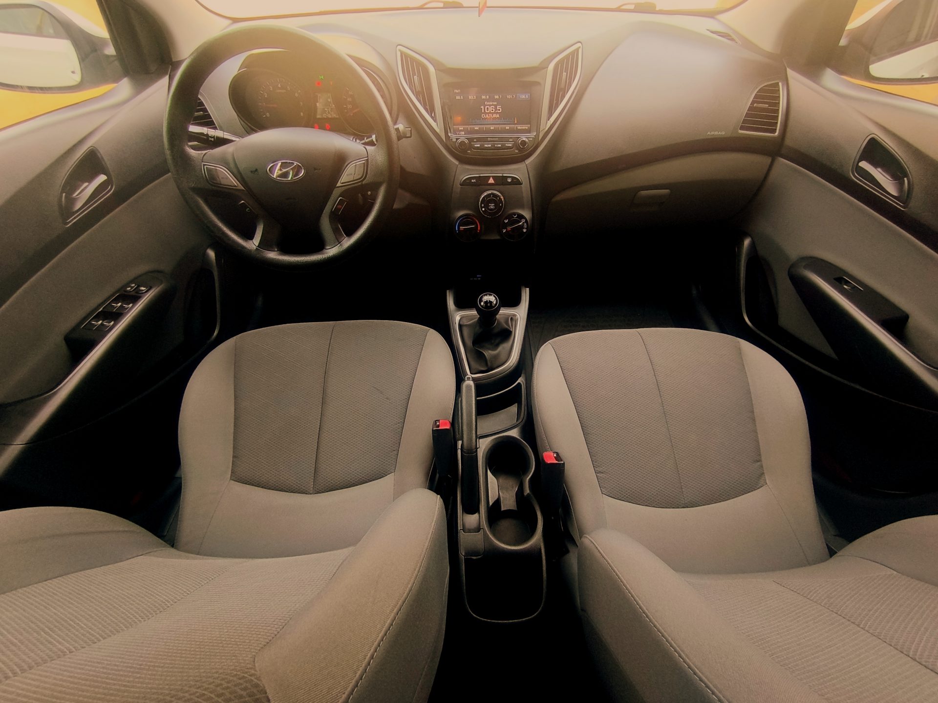 Hyundai HB20S Comfort Plus 1.0 12v - foto 5